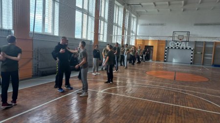 Заняття з представниками військової частини
