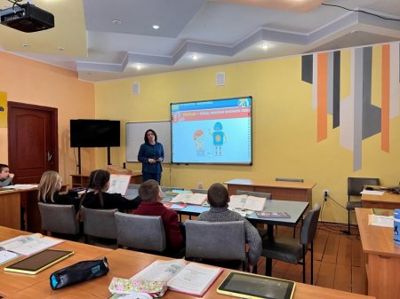 Заняття в кабінеті дистанційного навчання.