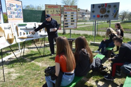 Виховна година «Мінна безпека»