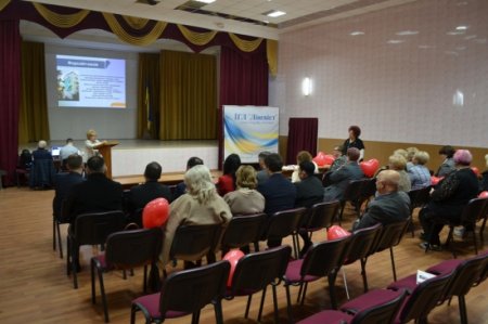 В «Лінгвісті» обговорили майбутнє авторських шкіл