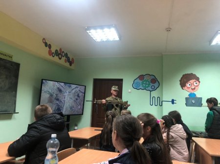 Зустрічаємо гостей