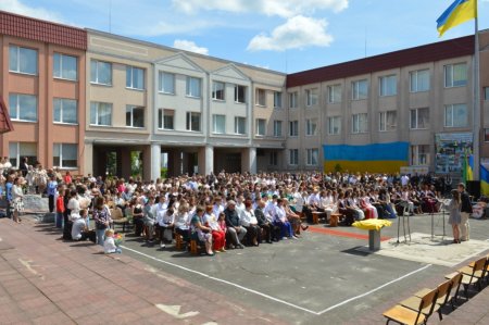 Святковий випускний у ліцеї: 105 випускників отримали свідоцтва