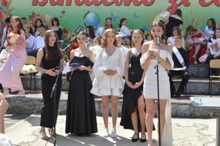 Святковий випускний у ліцеї: 105 випускників отримали свідоцтва