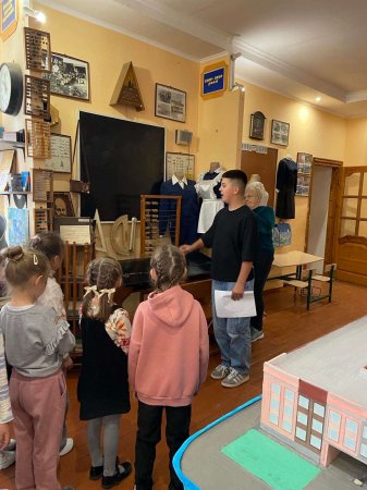 у шкільному музеї