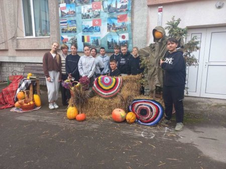 Ліцей у барвах осені