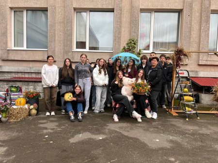 Ліцей у барвах осені