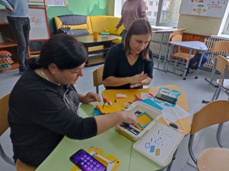 Тренінг з діяльнісного навчання: LEGOTinkeringToolkit у дії!