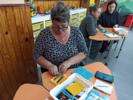 Тренінг з діяльнісного навчання: LEGOTinkeringToolkit у дії!