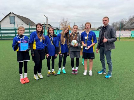 Футбольні змагання «Пліч-о-пліч»