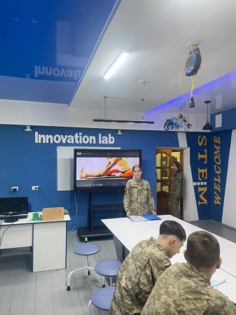 Захист творчих робіт учнів 10-Е класу