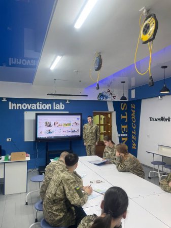 Захист творчих робіт учнів 10-Е класу