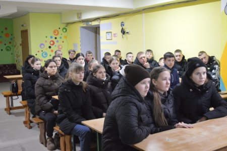 ПРОФОРІЄНТАЦІЙНА ЗУСТРІЧ З ДЕВ’ЯТИКЛАСНИКАМИ ВОЛОДИМИРЕЦЬКОЇ ГРОМАДИ