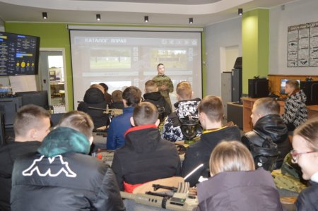 ПРОФОРІЄНТАЦІЙНА ЗУСТРІЧ З ДЕВ’ЯТИКЛАСНИКАМИ ВОЛОДИМИРЕЦЬКОЇ ГРОМАДИ