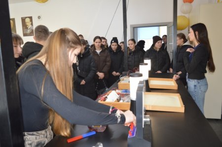 ПРОФОРІЄНТАЦІЙНА ЗУСТРІЧ З ДЕВ’ЯТИКЛАСНИКАМИ ВОЛОДИМИРЕЦЬКОЇ ГРОМАДИ