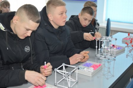 ПРОФОРІЄНТАЦІЙНА ЗУСТРІЧ З ДЕВ’ЯТИКЛАСНИКАМИ ВОЛОДИМИРЕЦЬКОЇ ГРОМАДИ