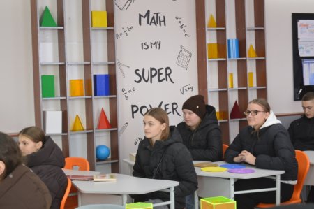 ПРОФОРІЄНТАЦІЙНА ЗУСТРІЧ З ДЕВ’ЯТИКЛАСНИКАМИ ВОЛОДИМИРЕЦЬКОЇ ГРОМАДИ