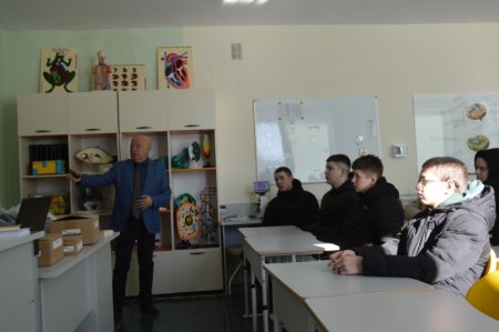 ПРОФОРІЄНТАЦІЙНА ЗУСТРІЧ З ДЕВ’ЯТИКЛАСНИКАМИ ВОЛОДИМИРЕЦЬКОЇ ГРОМАДИ