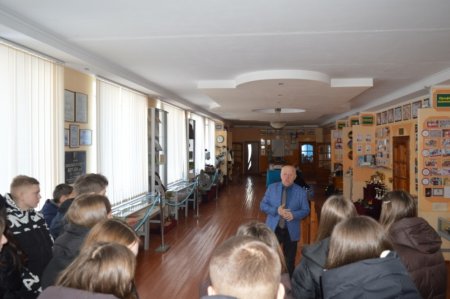 ПРОФОРІЄНТАЦІЙНА ЗУСТРІЧ З ДЕВ’ЯТИКЛАСНИКАМИ ВОЛОДИМИРЕЦЬКОЇ ГРОМАДИ