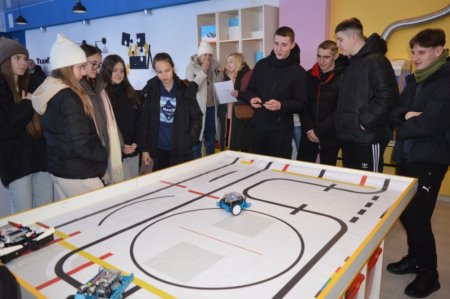 ПРОФОРІЄНТАЦІЙНА ЗУСТРІЧ З ДЕВ’ЯТИКЛАСНИКАМИ ВОЛОДИМИРЕЦЬКОЇ ГРОМАДИ