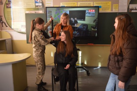 ПРОФОРІЄНТАЦІЙНА ЗУСТРІЧ З ДЕВ’ЯТИКЛАСНИКАМИ ВОЛОДИМИРЕЦЬКОЇ ГРОМАДИ