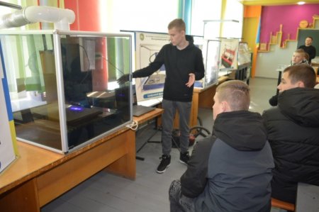 ПРОФОРІЄНТАЦІЙНА ЗУСТРІЧ З ДЕВ’ЯТИКЛАСНИКАМИ ВОЛОДИМИРЕЦЬКОЇ ГРОМАДИ