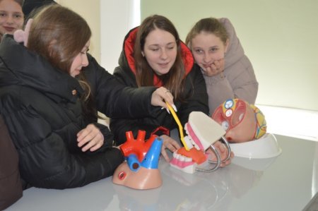 ПРОФОРІЄНТАЦІЙНА ЗУСТРІЧ З ДЕВ’ЯТИКЛАСНИКАМИ ВОЛОДИМИРЕЦЬКОЇ ГРОМАДИ