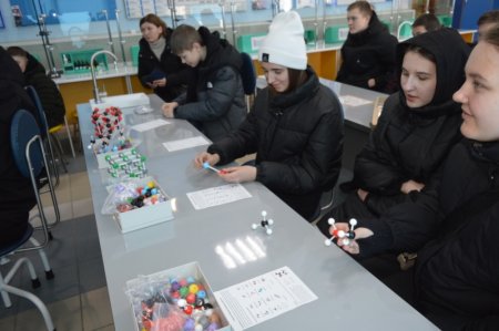   ПРОФОРІЄНТАЦІЙНА ЗУСТРІЧ З ДЕВ’ЯТИКЛАСНИКАМИ ВОЛОДИМИРЕЦЬКОЇ ГРОМАДИ