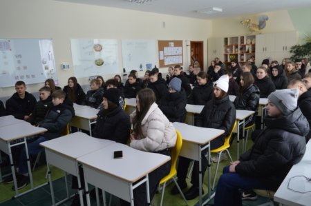   ПРОФОРІЄНТАЦІЙНА ЗУСТРІЧ З ДЕВ’ЯТИКЛАСНИКАМИ ВОЛОДИМИРЕЦЬКОЇ ГРОМАДИ