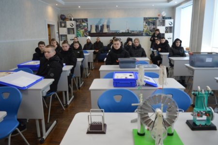   ПРОФОРІЄНТАЦІЙНА ЗУСТРІЧ З ДЕВ’ЯТИКЛАСНИКАМИ ВОЛОДИМИРЕЦЬКОЇ ГРОМАДИ