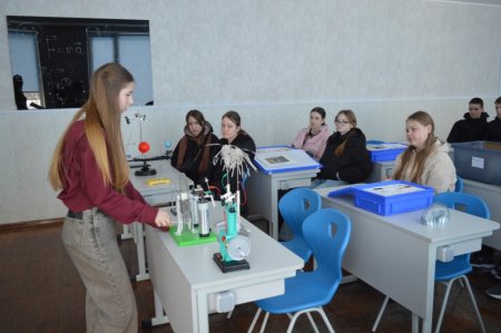 ПРОФОРІЄНТАЦІЙНА ЗУСТРІЧ З ДЕВ’ЯТИКЛАСНИКАМИ ВОЛОДИМИРЕЦЬКОЇ ГРОМАДИ