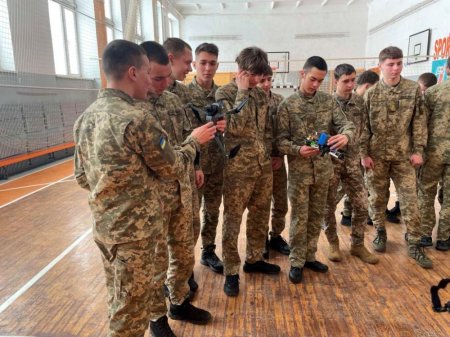 Орієнтир — мужність: зустріч ліцеїстів із нацгвардійцями