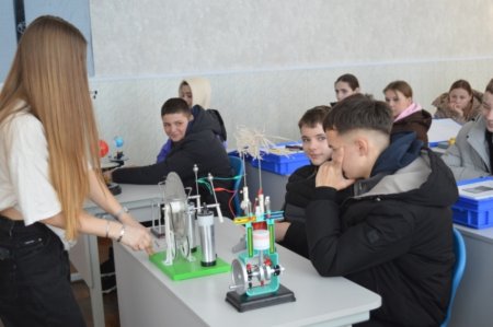 ПРОФОРІЄНТАЦІЙНА ЗУСТРІЧ З ДЕВ’ЯТИКЛАСНИКАМИ ВОЛОДИМИРЕЦЬКОЇ ГРОМАДИ