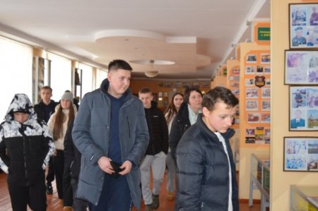 ПРОФОРІЄНТАЦІЙНА ЗУСТРІЧ З ДЕВ’ЯТИКЛАСНИКАМИ ВОЛОДИМИРЕЦЬКОЇ ГРОМАДИ