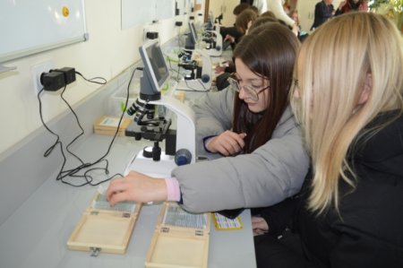 ПРОФОРІЄНТАЦІЙНА ЗУСТРІЧ З ДЕВ’ЯТИКЛАСНИКАМИ ВОЛОДИМИРЕЦЬКОЇ ГРОМАДИ