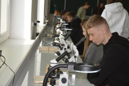 ПРОФОРІЄНТАЦІЙНА ЗУСТРІЧ З ДЕВ’ЯТИКЛАСНИКАМИ ВОЛОДИМИРЕЦЬКОЇ ГРОМАДИ