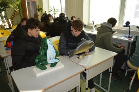 ПРОФОРІЄНТАЦІЙНА ЗУСТРІЧ З ДЕВ’ЯТИКЛАСНИКАМИ ВОЛОДИМИРЕЦЬКОЇ ГРОМАДИ