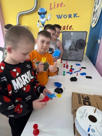 Захоплива подорож до STEM-лабораторії!