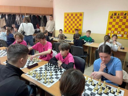 «Пліч-о-пліч. Всеукраїнські шкільні ліги» з шахів